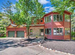 153 Indian Dr, Greentown, PA 18426