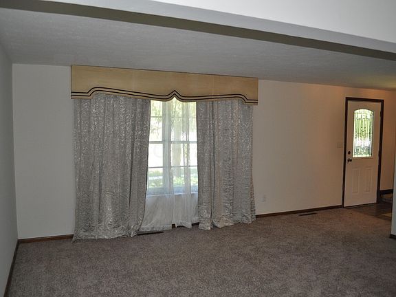 3rd image of 3234 Fairwood Ave