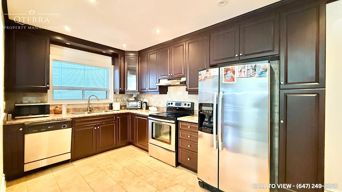 Building Photo - 95 Rockwell Ave #1