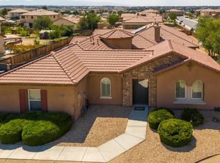 12588 Yorkshire Dr, Apple Valley, CA 92308