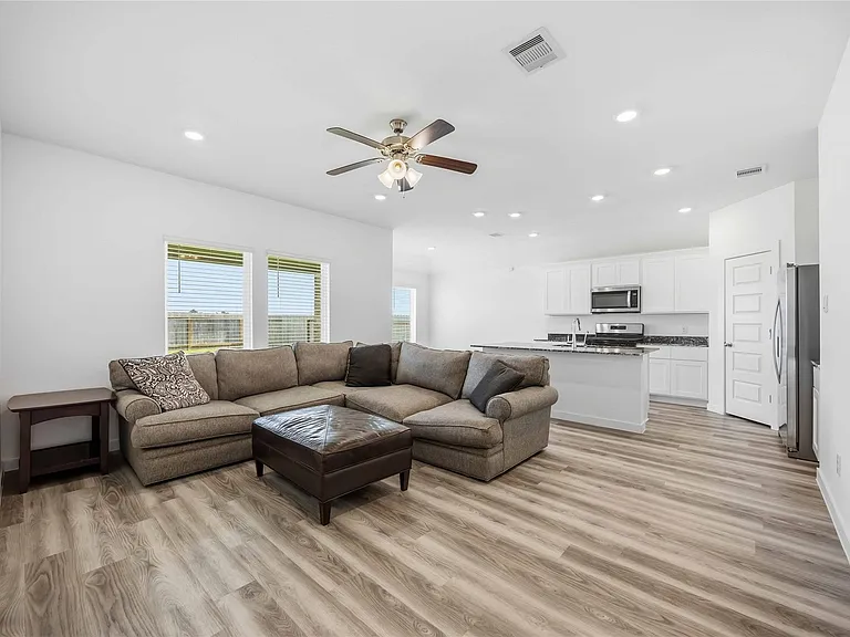 9522 Wall St — Photo 6