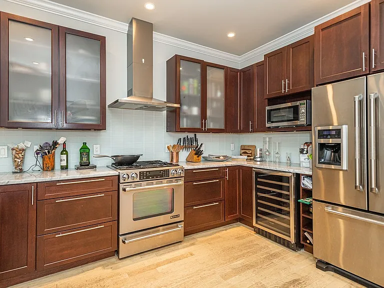 47 Pearl St #1 — Photo 2