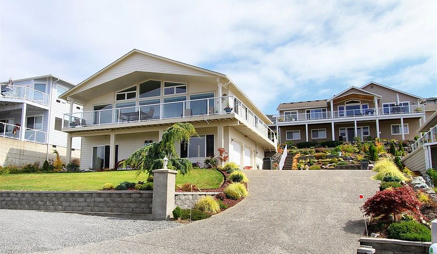 1st image of 230 Burke Dr