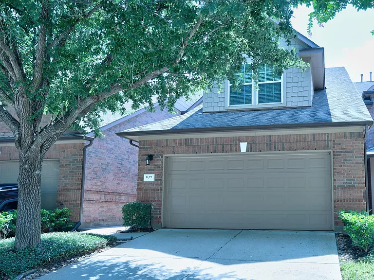 1139 Glenwood Canyon Ln — Photo 1