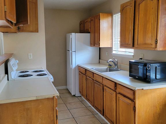 2nd image of 4440 Calandria St APT 3