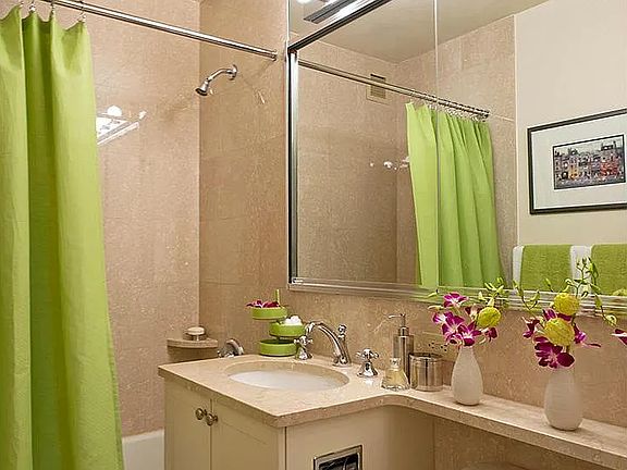 5th image of 300 E 75th St APT 4D