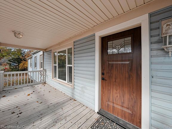 4th image of 41190 Savage Rd