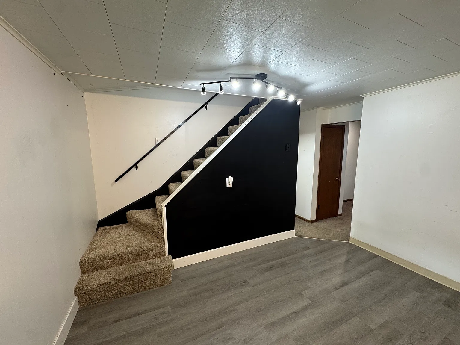 25-27 W Monroe St — Photo 3