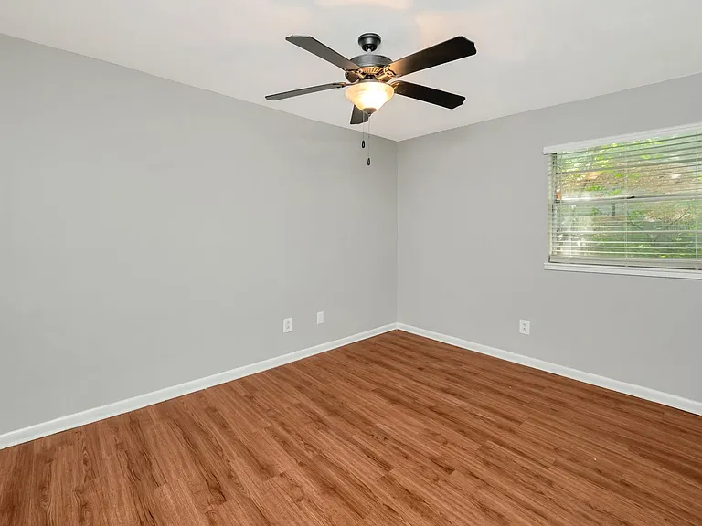 The Lennox — Photo 33