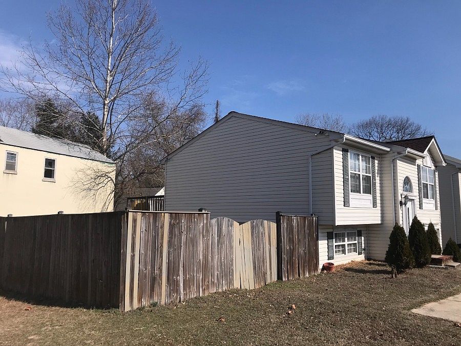2nd image of 7105 Saint Lauren Ct