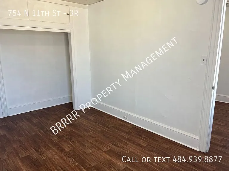 754 N 11th St #3R — Photo 10