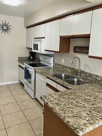 351 N Hermosa Dr #1D2-1 — Photo 2