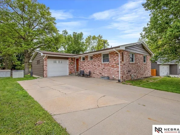 4710 S 44th St, Lincoln, NE 68516