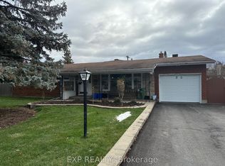 20 Wallford Way, Ottawa, ON K2E 6B4
