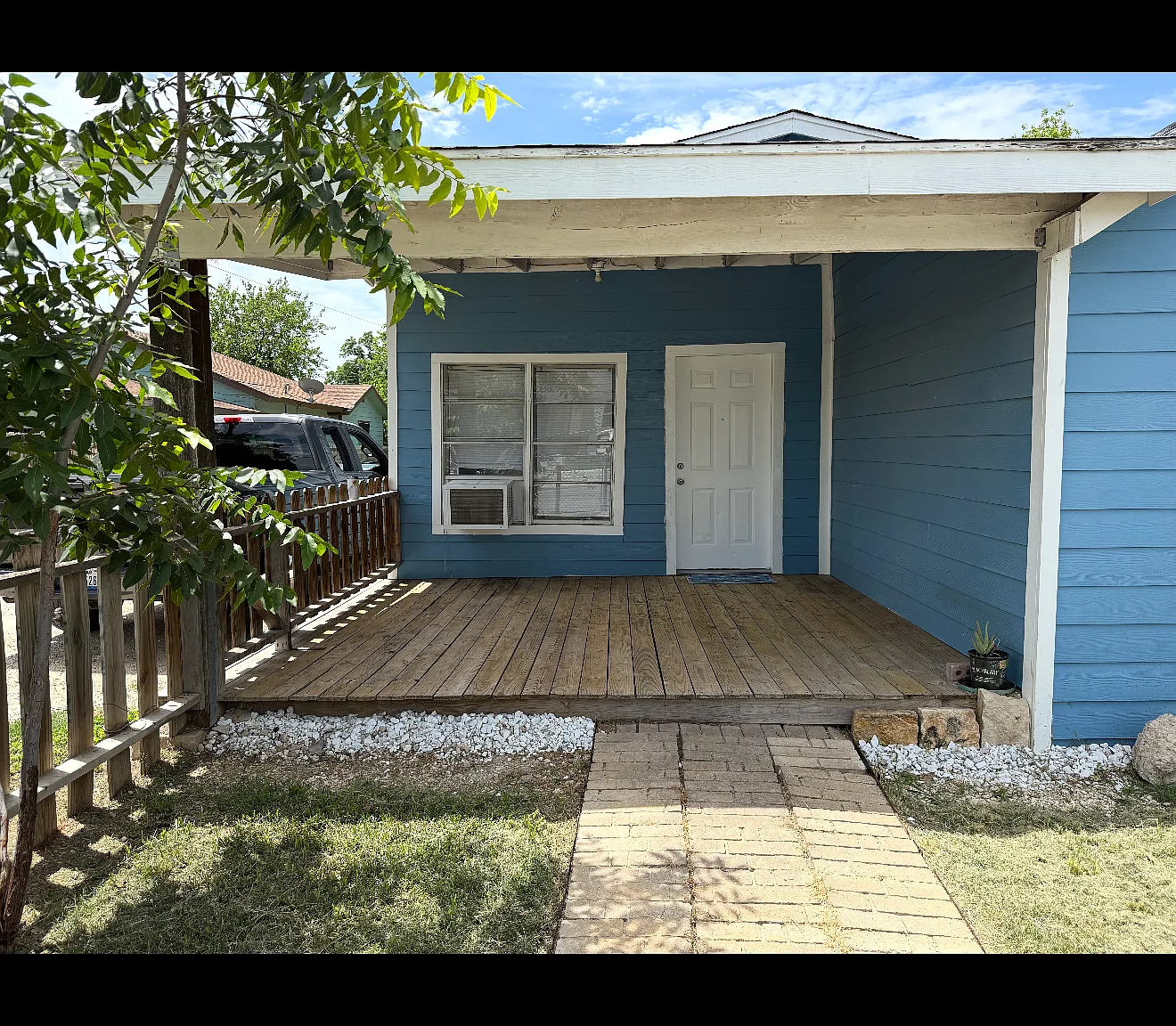 2 bed, 695 sqft, $1,000 — Photo 1