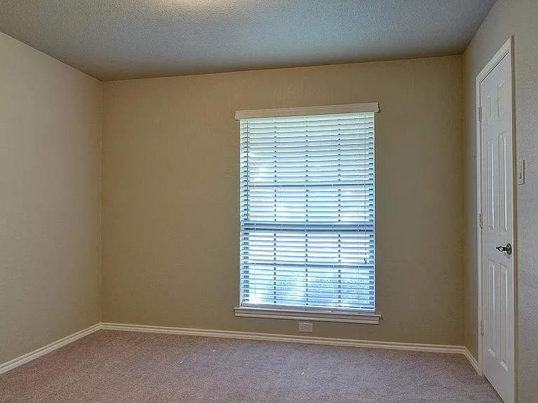 316 Bremen Dr — Photo 19