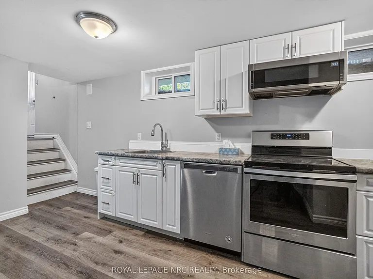 34 Preston Pl #LOWER — Photo 12