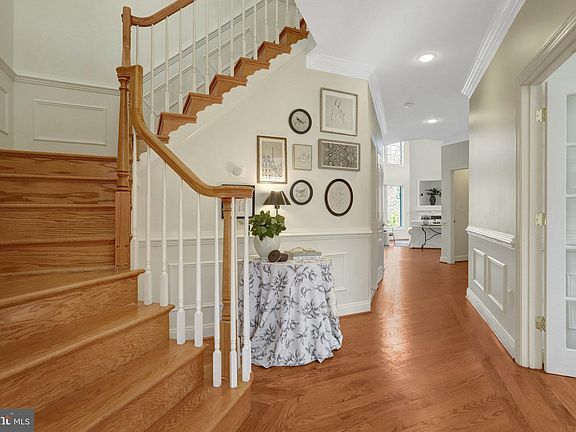 4th image of 2412 Sherwood Hall Ln