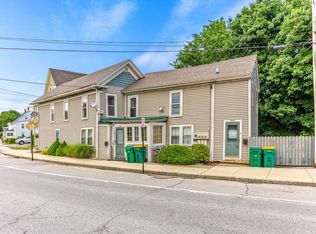 52 Pickering Rd, Rochester, NH 03839