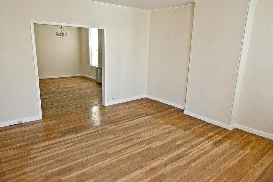 3 bed, 1100 sqft, $1,800 — Photo 3