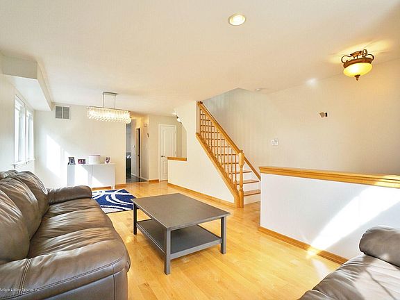 4th image of 45 Borman Ave