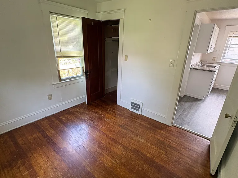 1327 W 83rd St #UP — Photo 13