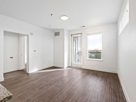 3rd image of 3701 N Marion St APT 501