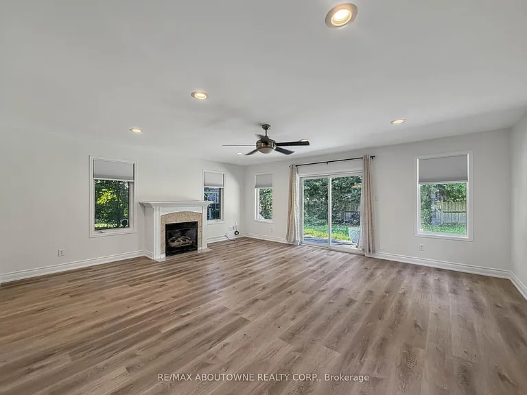 2130 Greenhurst Ave #UPPER — Photo 9