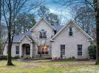 33 Aberdeen Dr, Little Rock, AR 72223