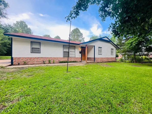 520 NW B St, Antlers, OK 74523