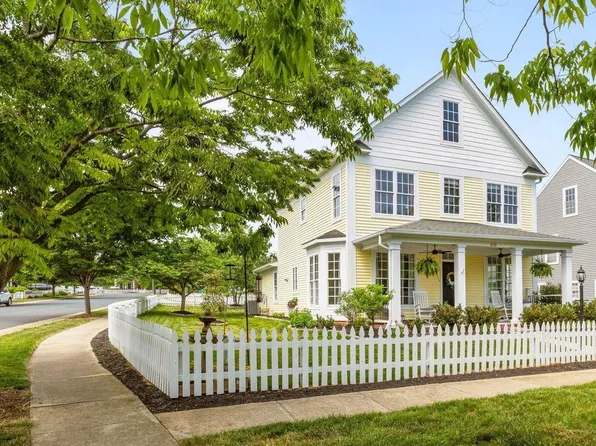 610 Sunflower Ln, Crozet, VA 22932