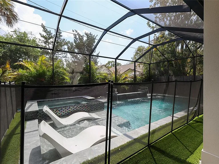 2402 W Parkland Blvd — Photo 39