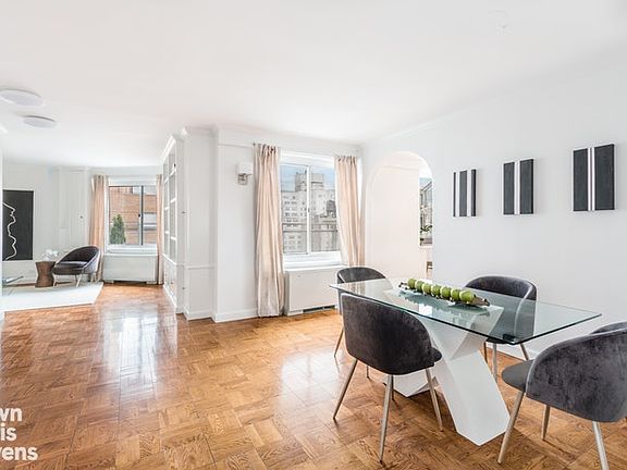 3rd image of 30 E 65th St Penthouse A