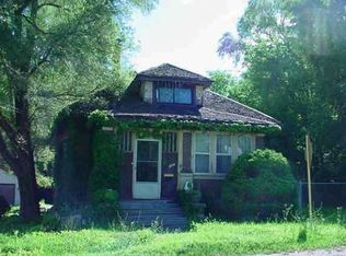 900 Richards St, Joliet, IL 60433