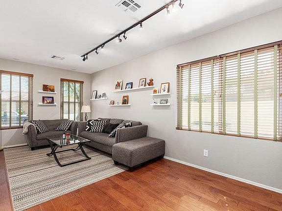 3rd image of 1052 E San Tan Dr