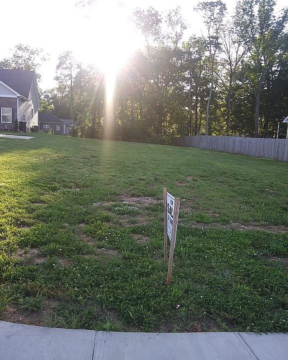 2nd image of 334 Strawberry Ct