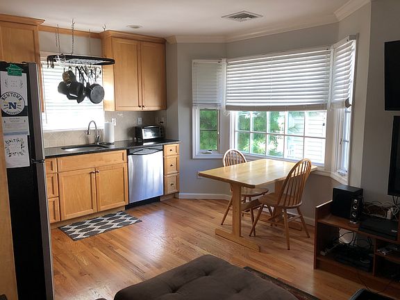 4th image of 54 Myrtle Ave #11