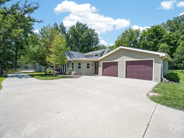 5536 NE 3rd St, Des Moines, IA 50313