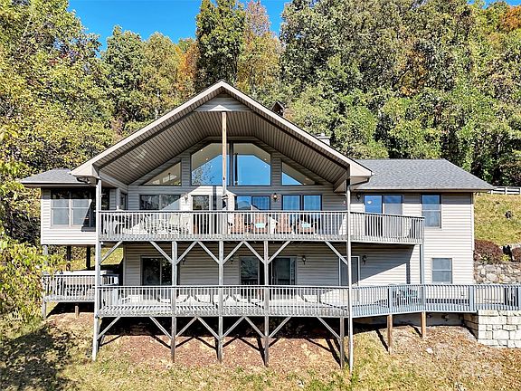 2nd image of 375 Grandview Cliff Hts