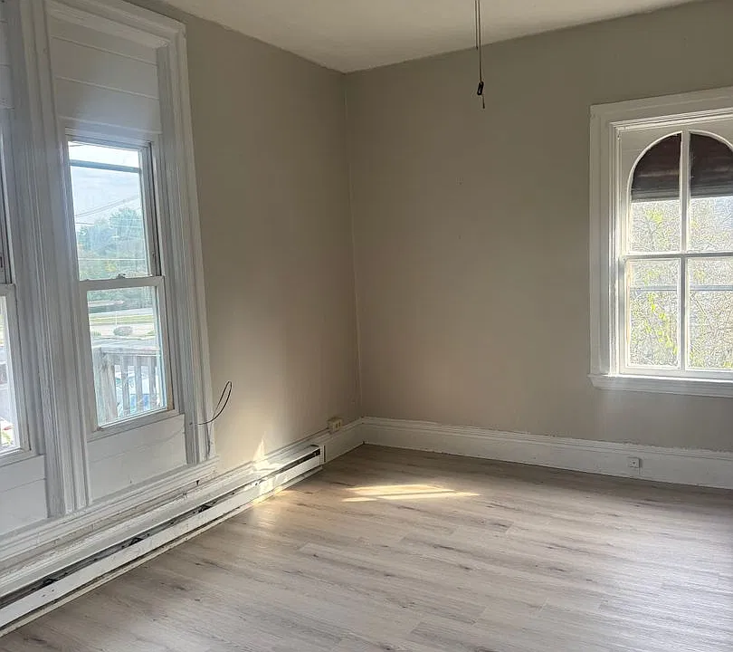 5 Maple St