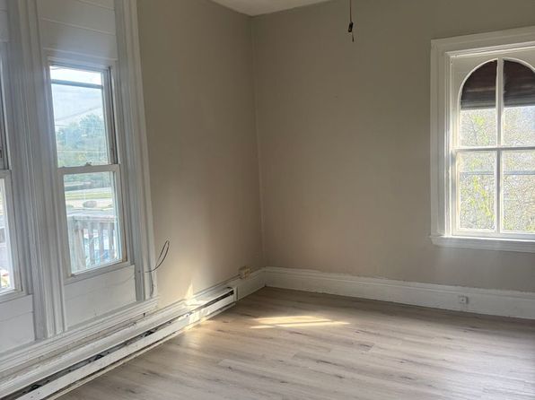 5 Maple St #2R
