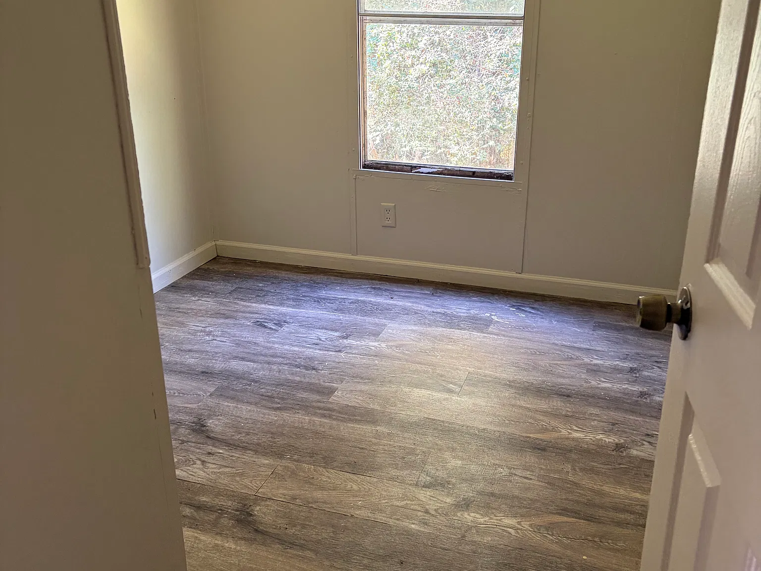 4 bed, $1,400 — Photo 4