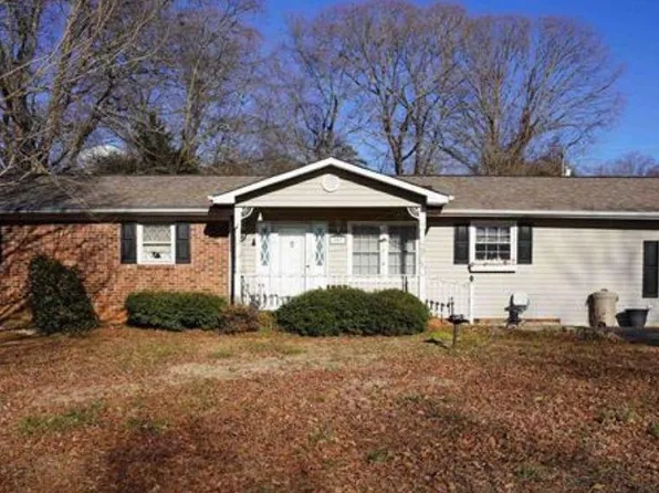 207 Highland Rd, Duncan, SC 29334