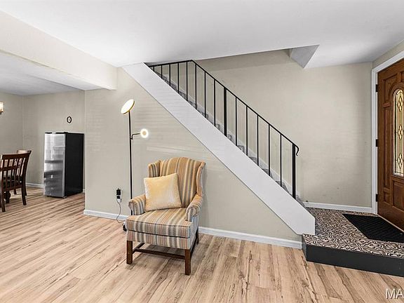 5th image of 903 Hampton Ct