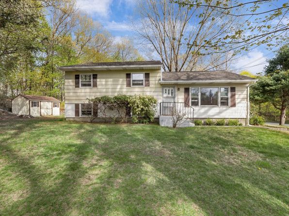 43 Rose Place, Central Valley, NY 10917