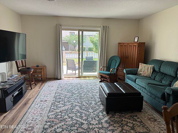 5th image of 7 Lakeshore Cir Unit 140