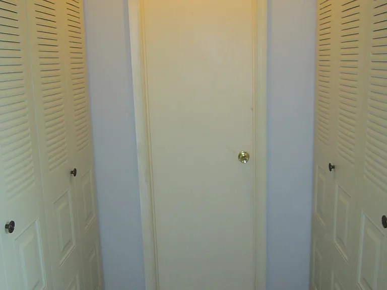 92 Versailles Ct — Photo 20