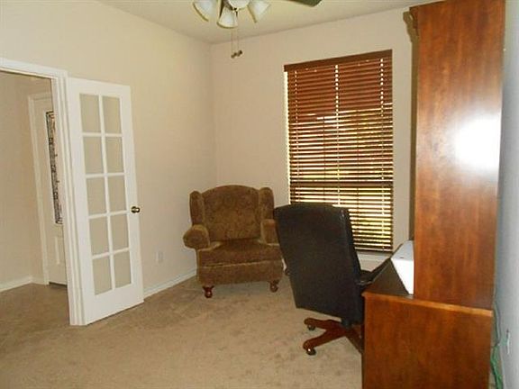 4th image of 11009 Castle Oak Ln