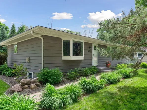 15725 2nd Ave N, Plymouth, MN 55447