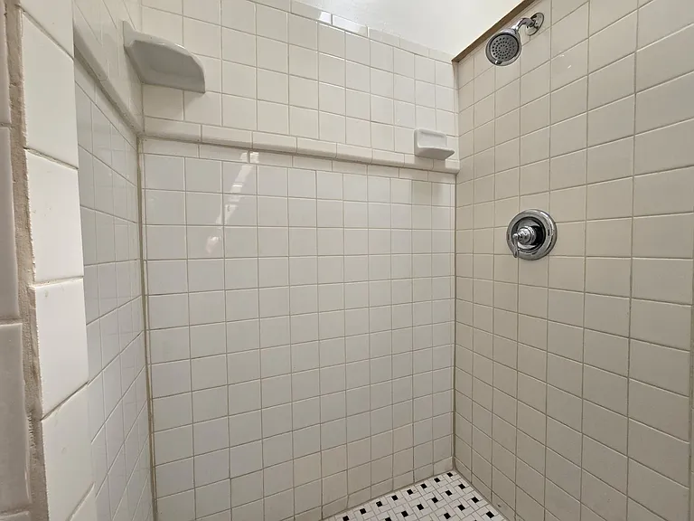 310 Staab St — Photo 14